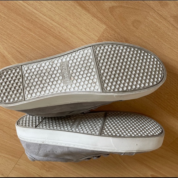 Old Navy Men’s Gray Suede Sneakers Size 8 - Picture 4 of 4